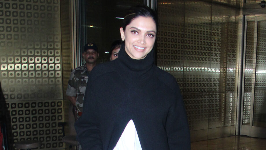 Want Some Cues For Turtle Neck Outfits? Look How Bollywood Actresses From Kriti Sanon To Deepika Padukone Aced The Turtle Neck Look - 1