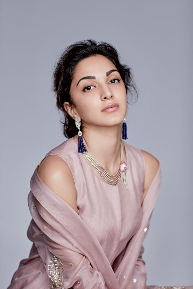 You are going to love Kiara Advani’s gorgeous jewelry. Check it out - 2