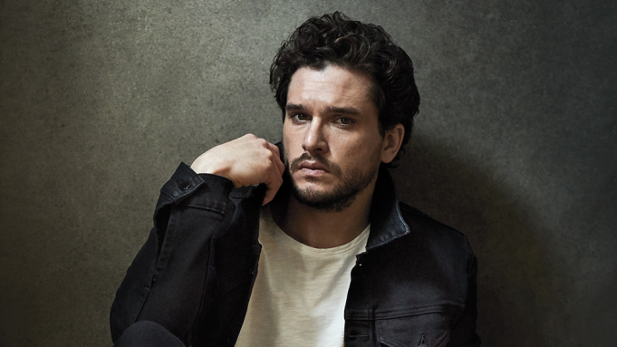 3 Outfits Of Kit Harington Which Every Man Should Have In Their Wardrobes - 1