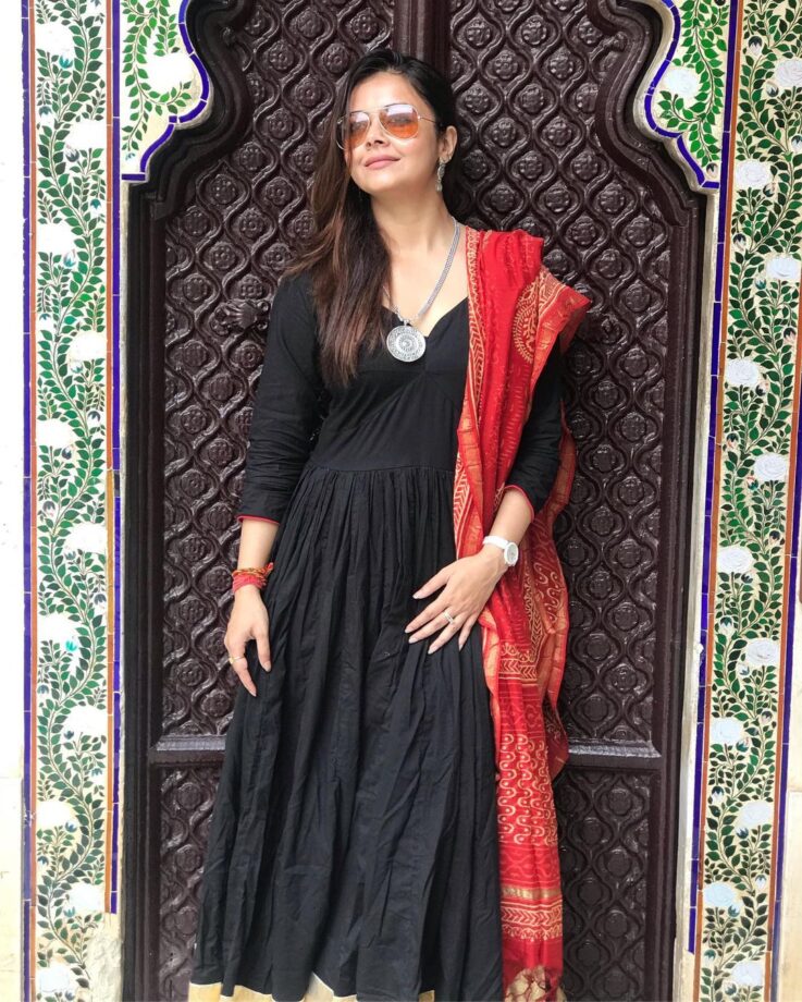 5 Breezy Kurta Looks Of Devoleena Bhattacharjee You Would Definitely Love - 1