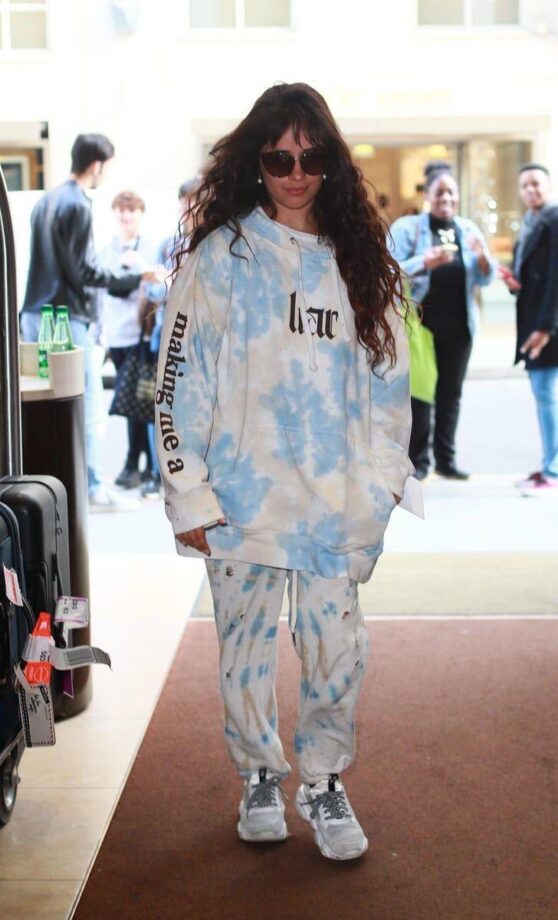 5 Hollywood Celebs Who Made Their Cool Fashion Statements In Trendy Tie-Dye Print Outfit, Have A Look - 3