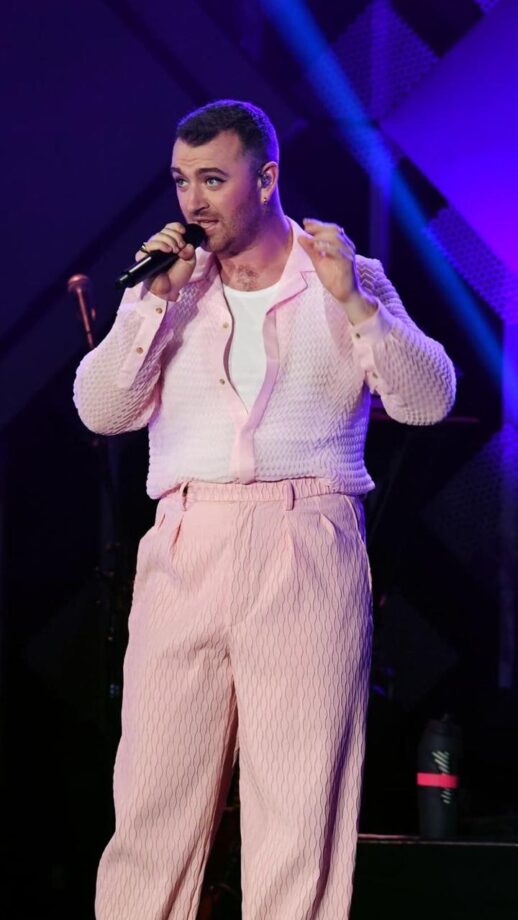 5 Unique Outfits Worn By Sam Smith To Harry Styles, Have A Look - 9