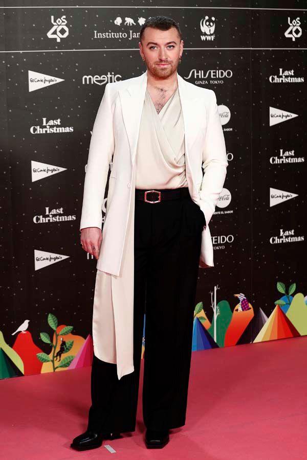 5 Unique Outfits Worn By Sam Smith To Harry Styles, Have A Look - 5