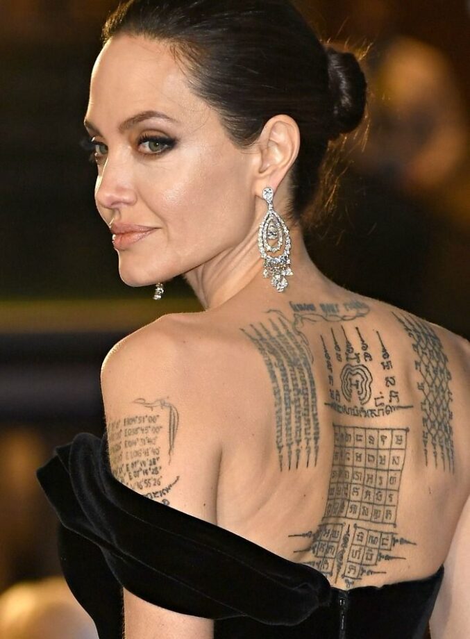 3 Times When Angelina Jolie Flaunted Her Back Tattoo - 1