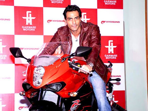 Akshay Kumar, Arjun Rampal To Sidharth Malhotra: Bollywood Actors With Expensive Bike Collection - 3