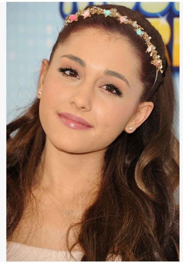 Ariana Grande, Miley Cyrus And Avril Lavigne: Best Jewellery Looks Of Hotties Of Hollywood - 4