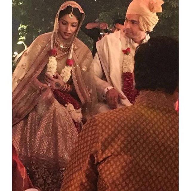 Asin Thottumkal's Wedding Looks 821982