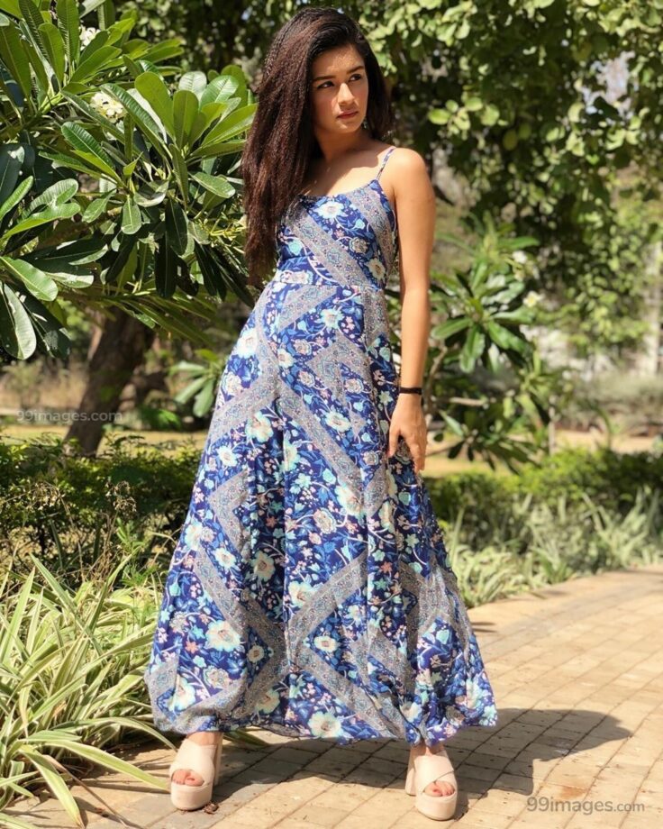 Avneet Kaur Gave Cues About How To Slay The Floral Outfits Flawlessly, See Here Photos - 1