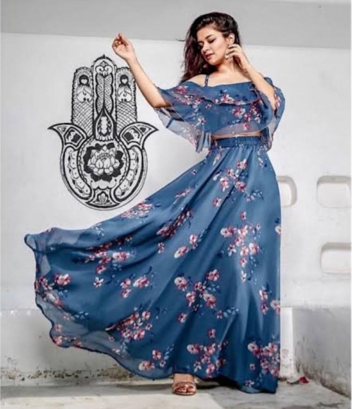 Avneet Kaur Gave Cues About How To Slay The Floral Outfits Flawlessly, See Here Photos - 2