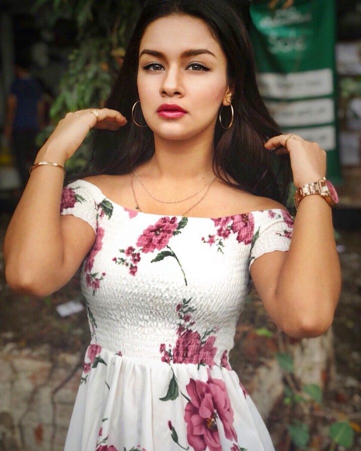 Avneet Kaur Gave Cues About How To Slay The Floral Outfits Flawlessly, See Here Photos - 0