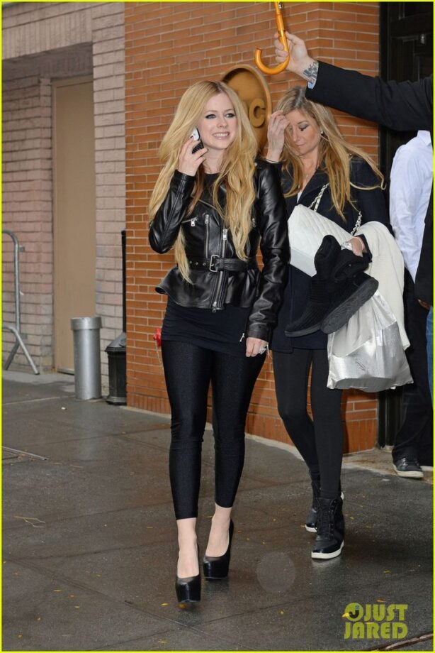 Avril Lavigne Looks Gorgeous In her Street Style Outfits - 1