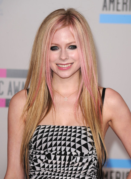 Avril Lavigne Vs Billie Eilish: Crazy Hair Colours You Would Try? - 5