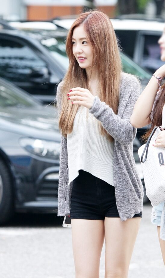 Bae Joo-hyun aka Irene Crushes Social Media By Swaggy Looks In Formal Attire, See Here - 4