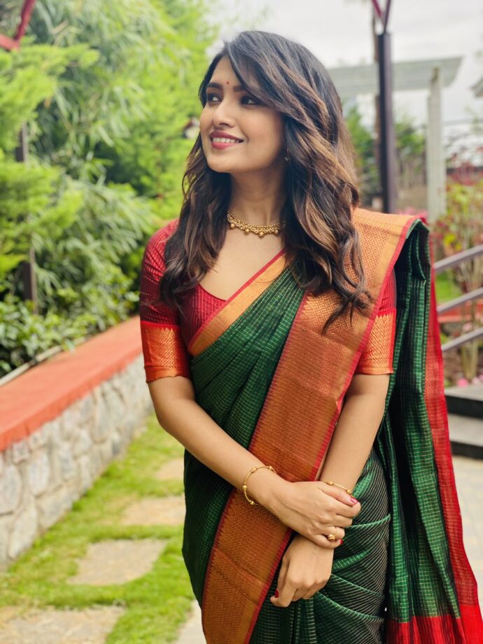 Beautiful Actress Vani Bhojan Looked Stunning In Saree, See Picture - 0
