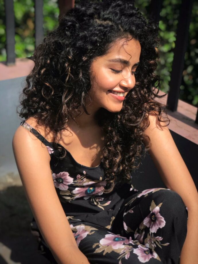 Best Curly Hair Ideas To Take From Anupama Parameswaran  - 0