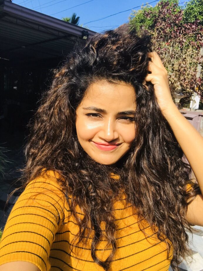 Best Curly Hair Ideas To Take From Anupama Parameswaran  - 1