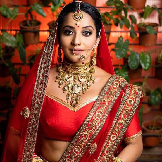 Bridal Fashion: Take Inspiration From Sapna Choudhary, Monalisa And Aamrapali Dubey’s Red Wedding Dresses And Bridal Jewellery - 2