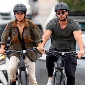 Chris Hemsworth With Elsa Pataky Looks Stunning While Cycling: Check Out - 2