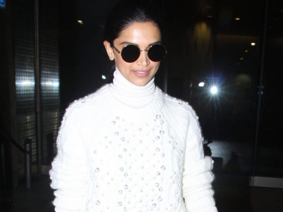 Deepika Padukone Is A Fan Of Turtle Neck & These Pictures Are Proof About It - 2