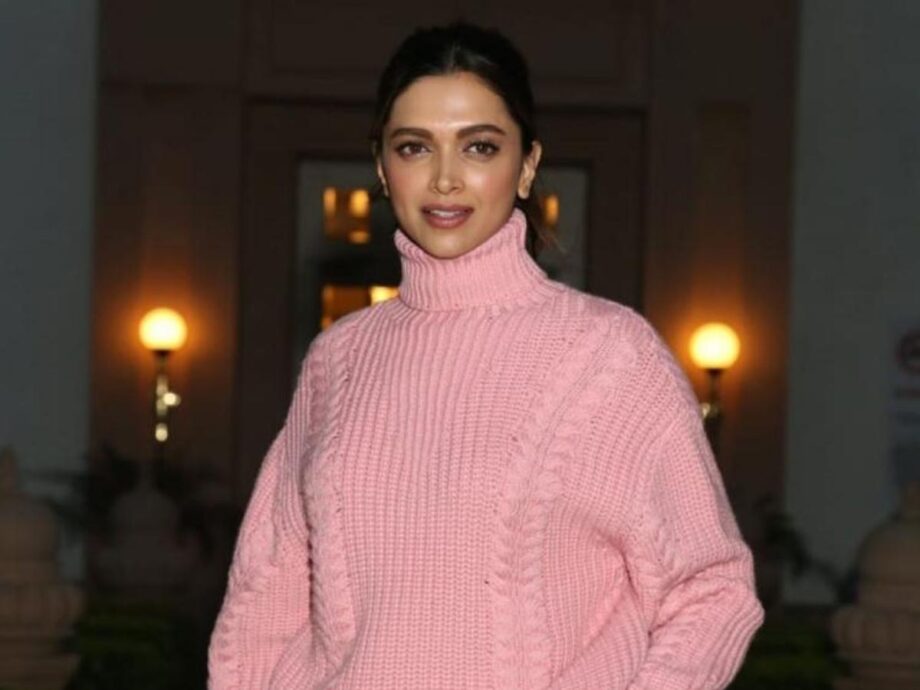 Deepika Padukone Is A Fan Of Turtle Neck & These Pictures Are Proof About It - 0