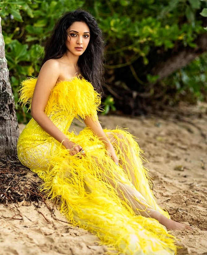 Don’t Miss This Hot Stuff: Kiara Advani In Stunning Beach Looks - 4