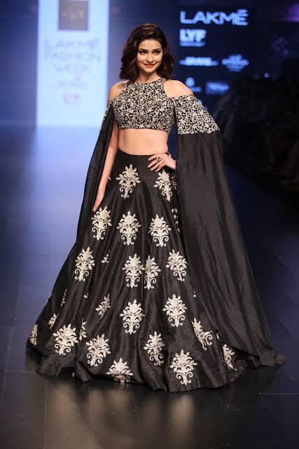 From Katrina Kaif To Kareena Kapoor: Hotties Who Approved Love For Black Lehenga - 3