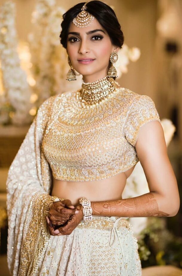 Have A Look At Sonam Kapoor’s Wardrobe From Engagement Ceremony Till Wedding Reception - 3