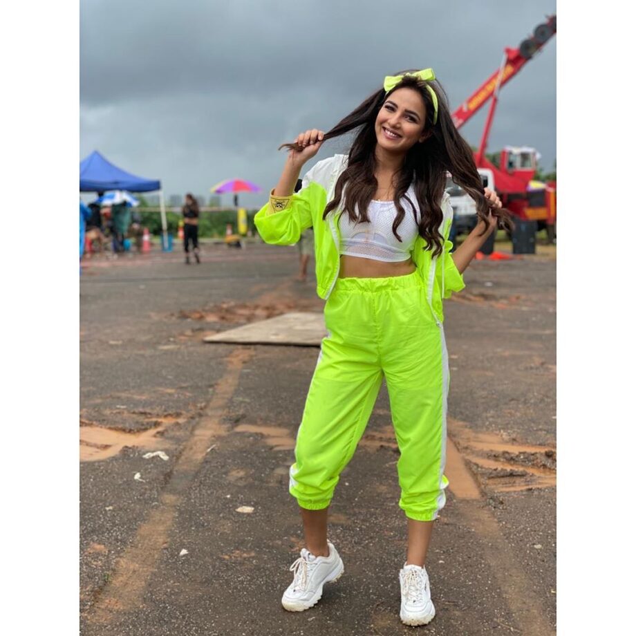 Hina Khan, Erica Fernandes, Karishma Tanna, Jasmin Bhasin, Rubina Dilaik: Who Wore Joggers To Perfection? - 3