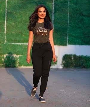 Hina Khan, Erica Fernandes, Karishma Tanna, Jasmin Bhasin, Rubina Dilaik: Who Wore Joggers To Perfection? - 4