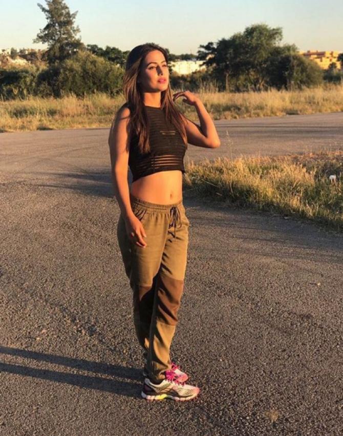 Hina Khan, Jasmin Bhasin, Rubina Dilaik: Who Wore Joggers To Perfection? - 0