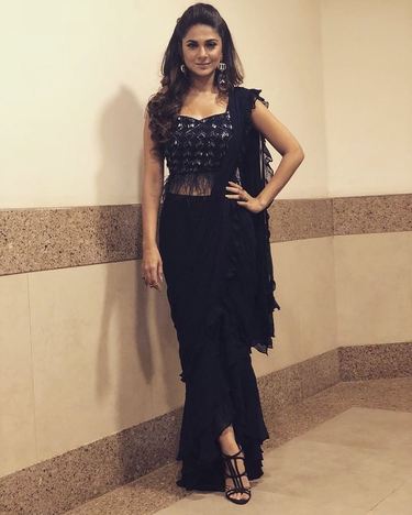 IN PHOTOS: Jasmin Bhasin, Munmun Dutta & Jennifer Winget’s Glamourous Saree Moments - 2