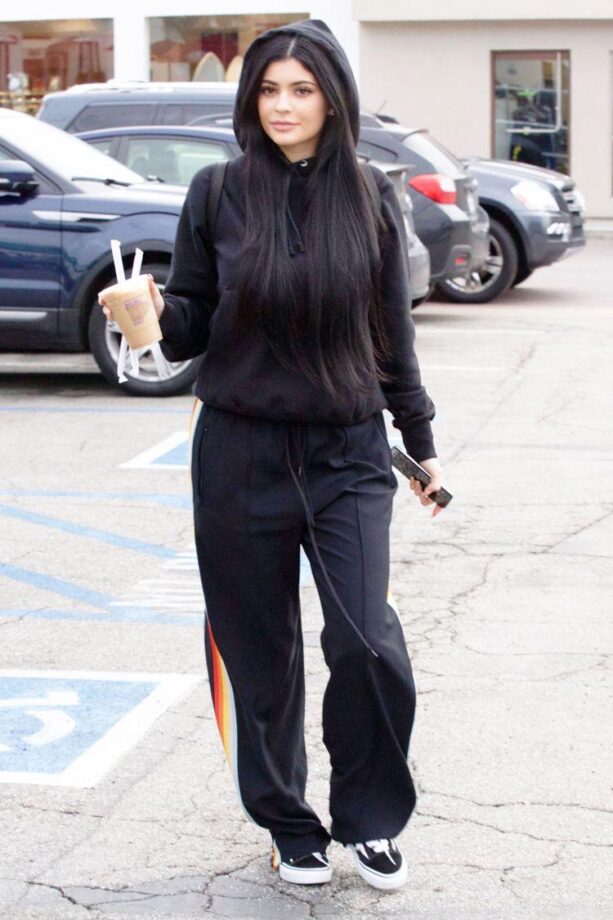 Jennifer Lopez Vs Hailey Baldwin Vs Kylie Jenner: Who Wore The Tracksuit To Perfection? - 1