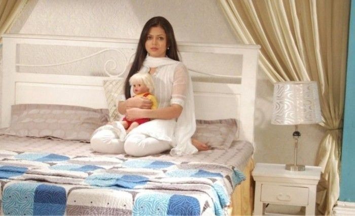 Jennifer Winget, Bipasha Basu, Drashti Dhami: Television Actresses With Their Bedroom Pictures - 2