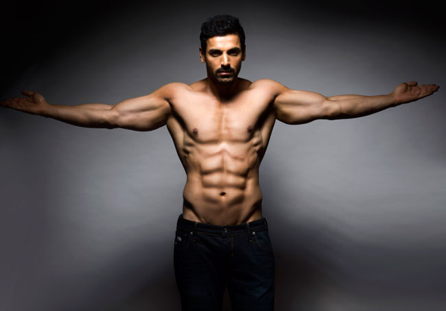 John Abraham Vs Tiger Shroff Vs Vidyut Jamwal: Which Indian Star Has Best Shirtless Muscular Body? Vote Now - 0