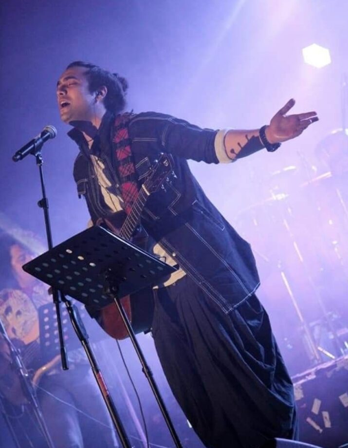 Jubin Nautiyal Looks Stunning In Traditional Wear - 3