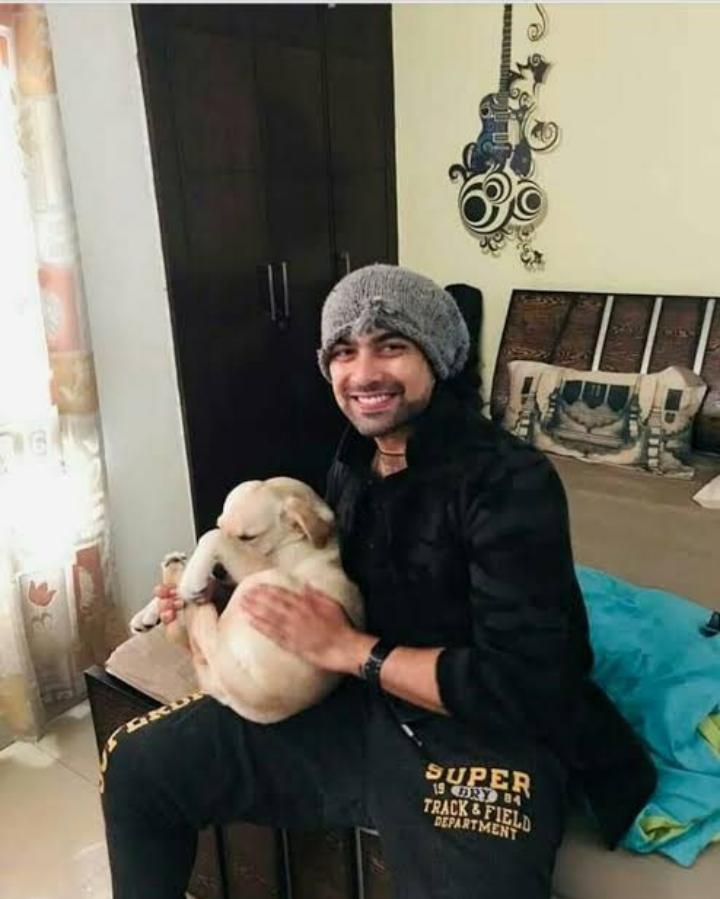 Jubin Nautiyal’s Lovely Photos With His Pet Dogs - 3