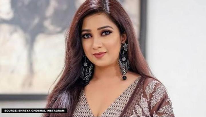 Kanika Kapoor, Sunidhi Chauhan, Shreya Ghoshal, Neha Kakkar, Monali Thakur: Top 5 Highest Paid Bollywood Female Singers Of All Times - 0