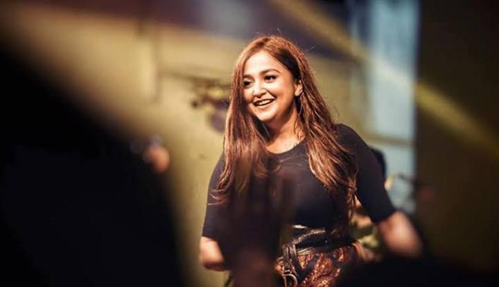 Kanika Kapoor, Sunidhi Chauhan, Shreya Ghoshal, Neha Kakkar, Monali Thakur: Top 5 Highest Paid Bollywood Female Singers Of All Times - 2