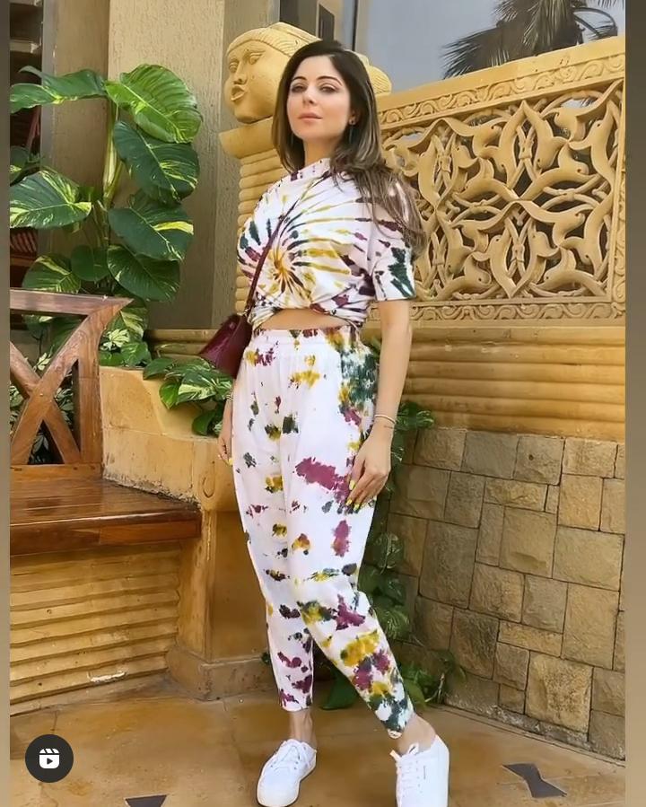 Kanika Kapoor’s Pretty Looks In Tie-Dye Set - 0