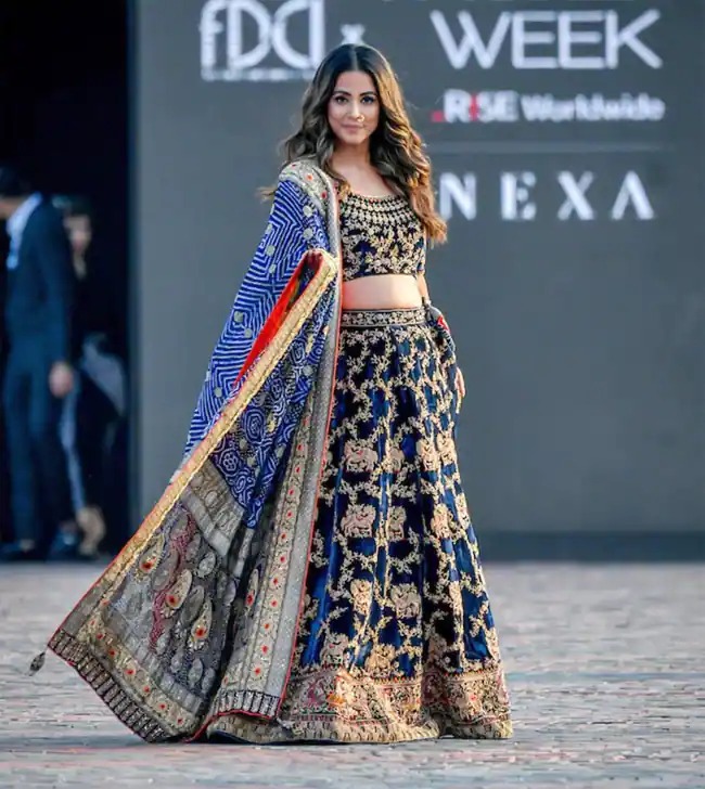 Kiara Advani, Hina Khan, Ananya Panday, Pooja Hegde: Who Made A Stylish Entry At Lakme Fashion Week 2021? - 3