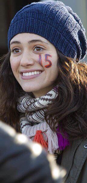 Looks Of Emmy Rossum In Beanie, See Pictures Here - 3