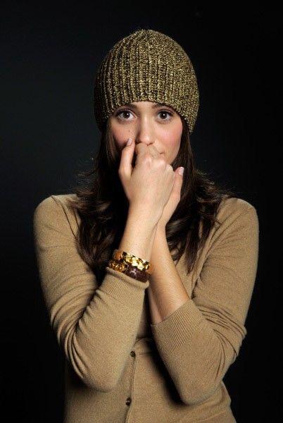 Looks Of Emmy Rossum In Beanie, See Pictures Here - 1