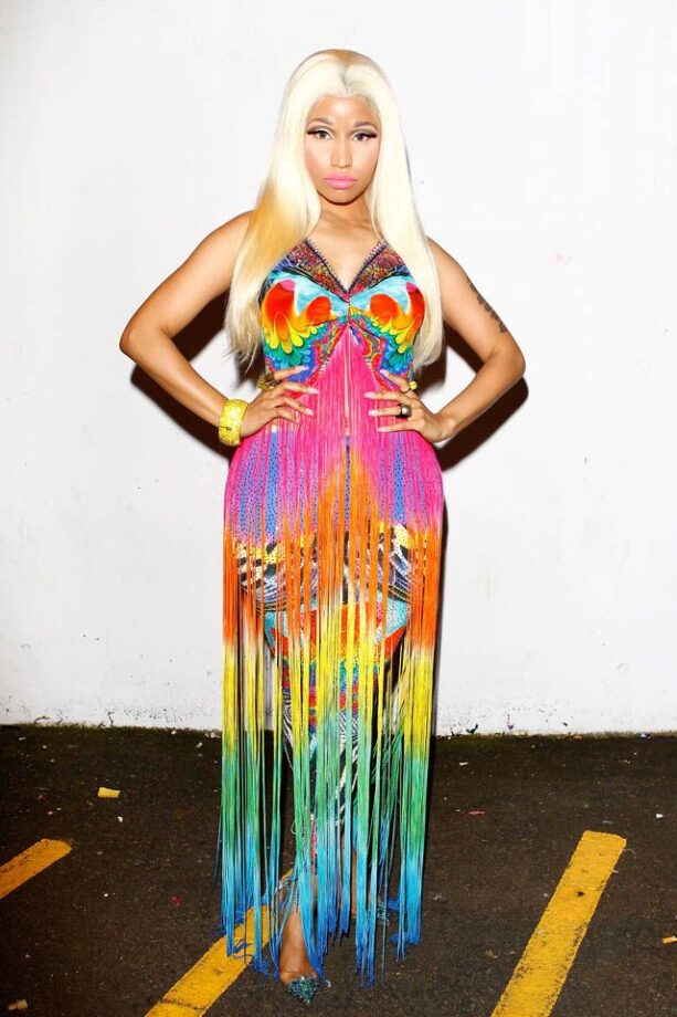 Nicki Minaj, Khloe Kardashian And Kylie Jenner’s Classy Hot Looks In Multicoloured Outfit - 0