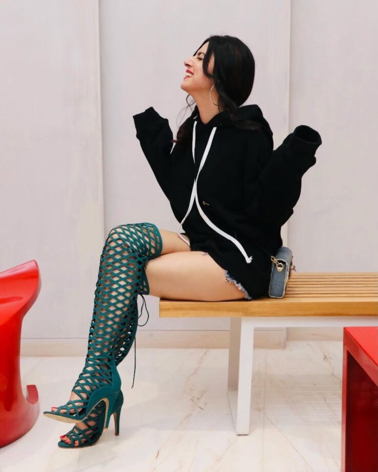 Pretty Divya Khosla’s Fashion Statement In Unique Style: Paired Hoodie With Thigh Length Green Boots - 1