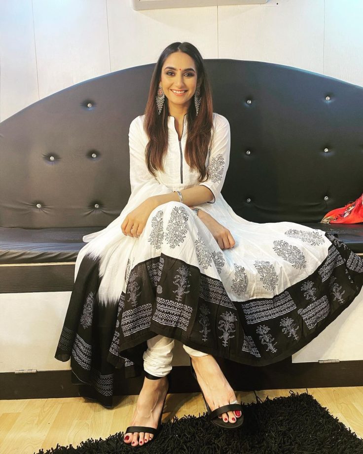 Ragini Dwivedi, Sneha Prasanna, Aindrita Ray, Sanjjanaa Galrani, and Nandita Swetha: Top Beauty Divas In Ethnic Outfits Who Rocked It Flawlessly 837994