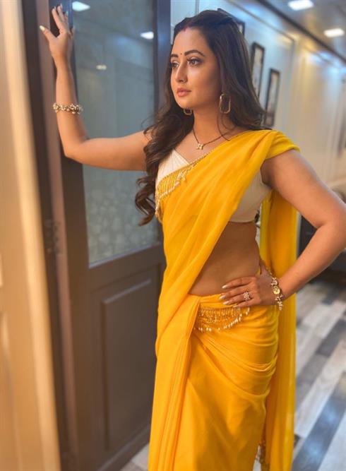 Rashami Desai, Dipika Kakar, and Adaa Khan: Top Actresses Who Look Glamorous In Yellow Outfits, See Pictures - 0