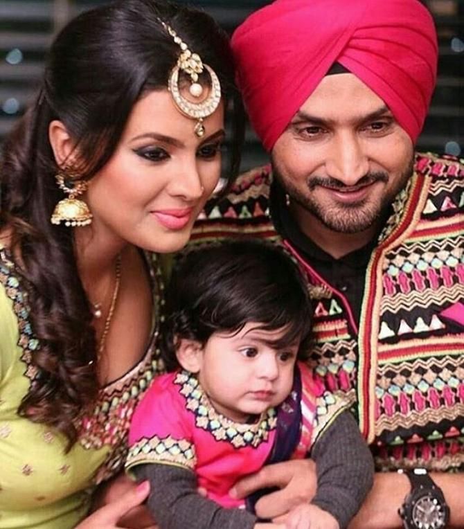 Royal Couple: These Photos Of Geeta Basra & Harbhajan Singh Make Them Quintessential Punjabi Couple, See Pics - 1