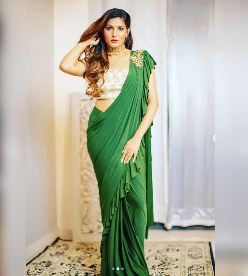 Sapna Choudhary Looked Too Hot To Handle In Stylish Designer Saree - 1