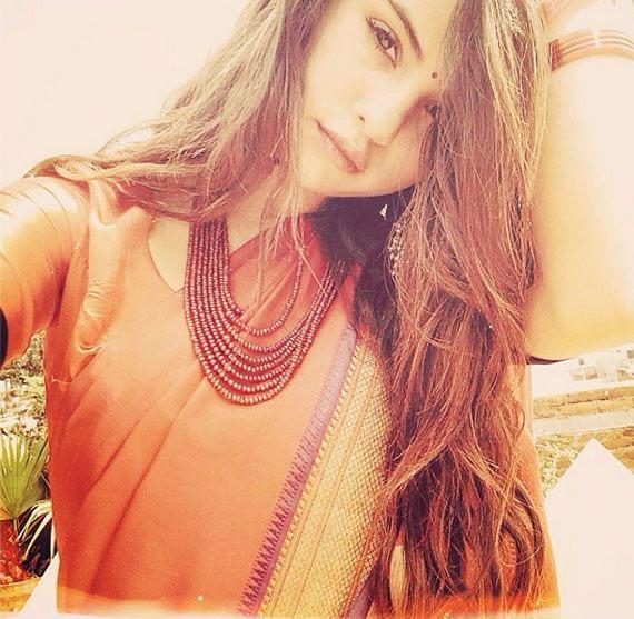 Selena Gomez’s Hotness In Saree, See Photos - 0