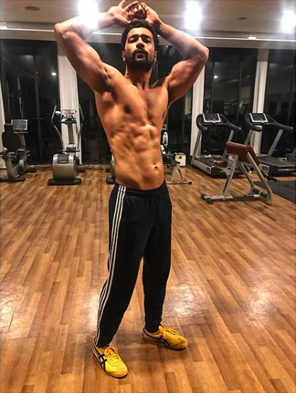 Shahid Kapoor, Ranveer Singh & Vicky Kaushal’s Attractive Shirtless Moments You Will Fall In Love With - 2